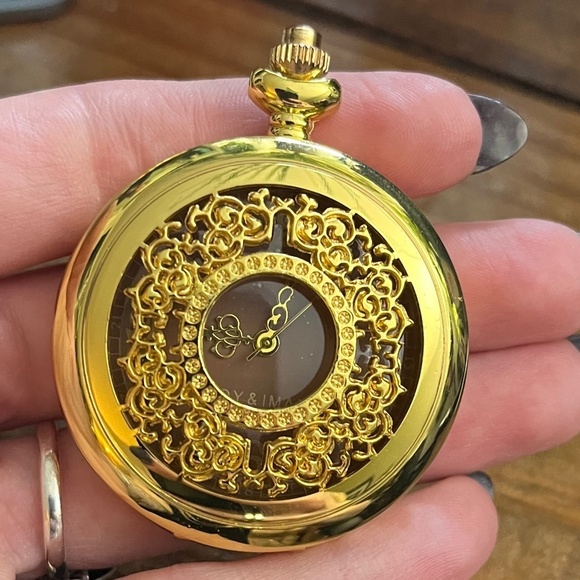 5/$45 Vintage Large 70s 80s Gold Tone Filigree Joy and Iman Pocket Watch C1 - Picture 5 of 11